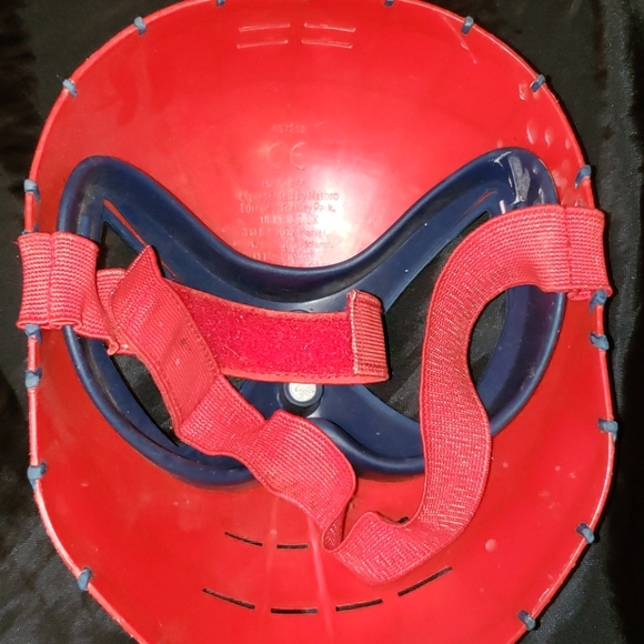 Spiderman hard plastic face mask - Picture 2 of 3